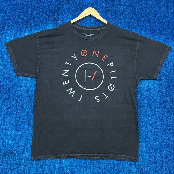 Twenty One Pilots Spell-out & Logo Synth-Pop Rock Duo Tee XL - Picture 1 of 4
